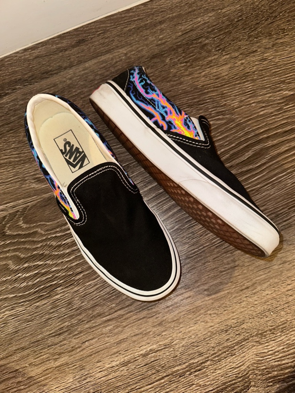 VANS - Picture 3 of 4